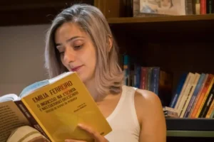 Foto de Prof. Julia Farias